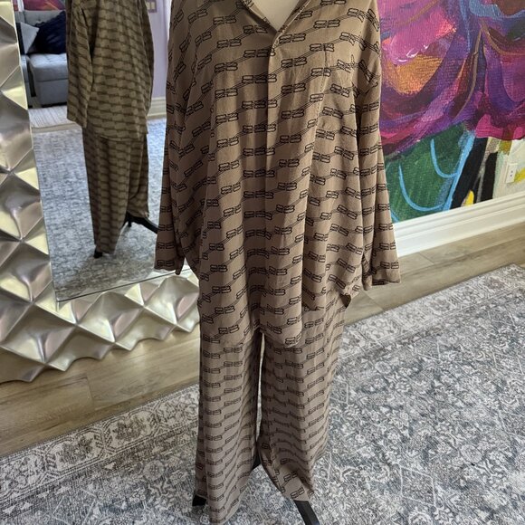 Balenciaga BB Logo Monogram Lounge Set - Picture 2 of 6